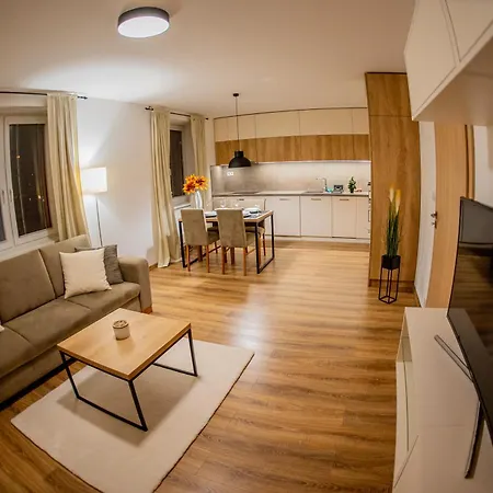 Old Town Center 1 - Private Parking Included Apartment *