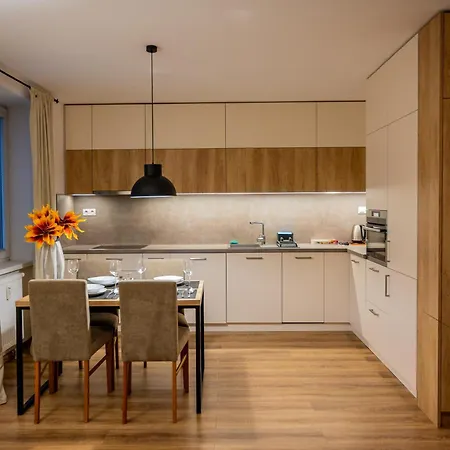 Old Town Center 1 - Private Parking Included Apartment *