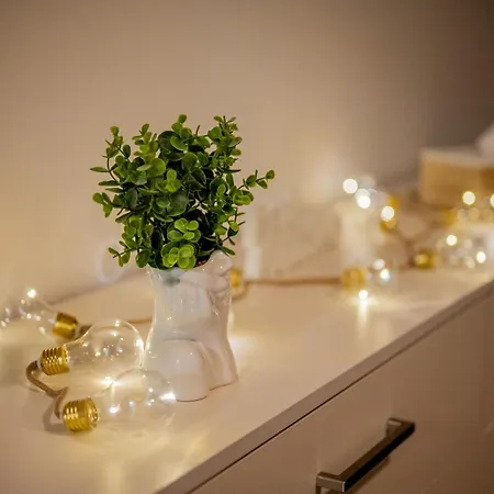 Old Town Center 1 - Private Parking Included Apartment *