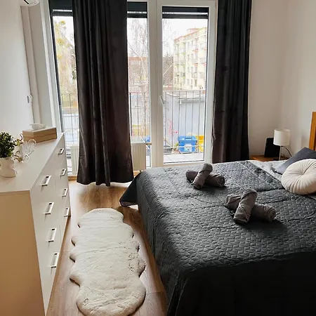 Old Town Center 1 - Private Parking Included *