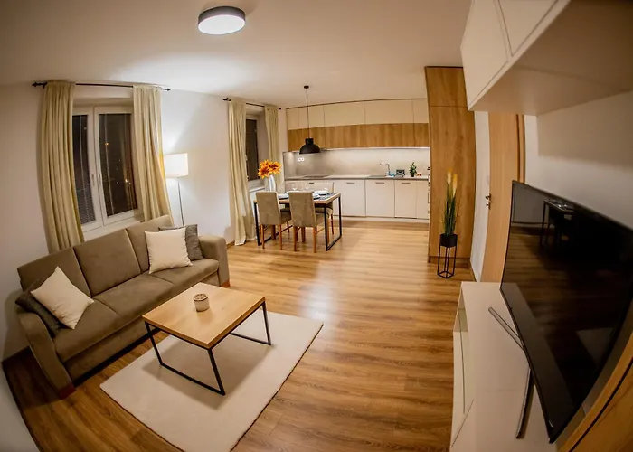 Old Town Center 1 - Private Parking Included Apartmán *