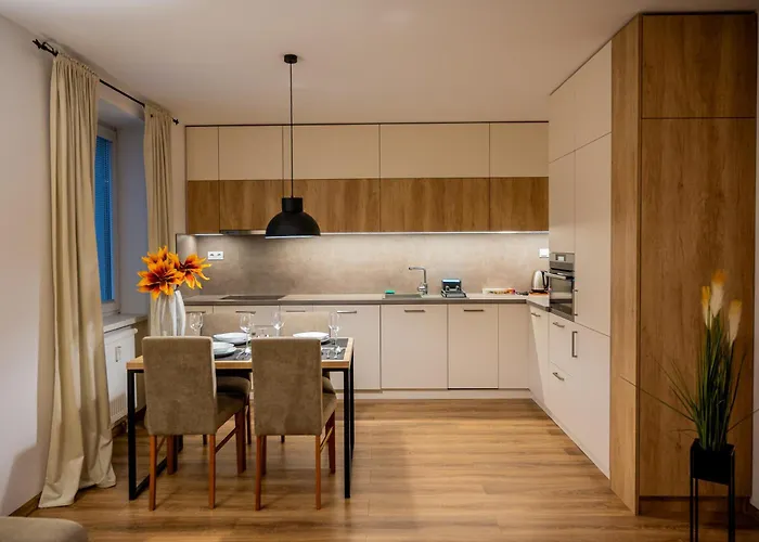 Old Town Center 1 - Private Parking Included 아파트 *