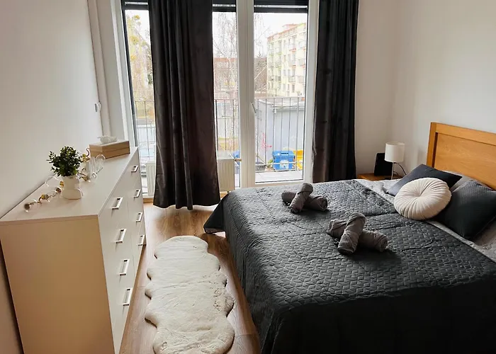 Old Town Center 1 - Private Parking Included *